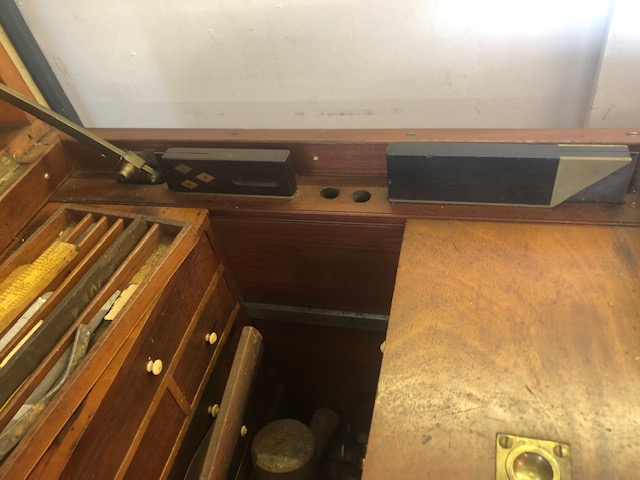 A cabinet makers tool chest and tools - Image 11 of 17