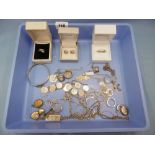 A quantity of assorted silver jewellery
