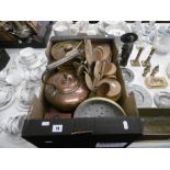 A quantity of kitchenalia and copper ware