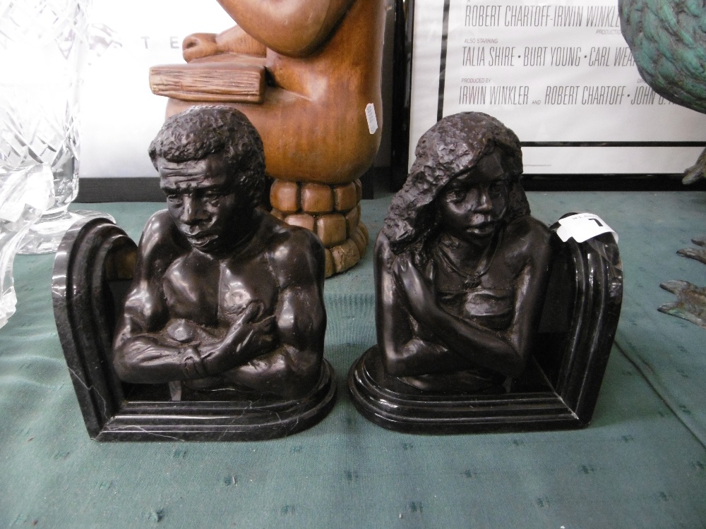 A pair of bronze figural bookends - Image 2 of 9