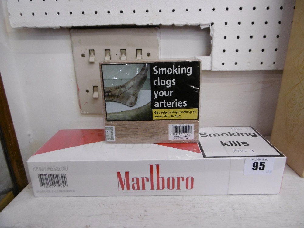 A box of 200 Marlboro cigarettes and 50 mini montecristo cigars - Image 3 of 3