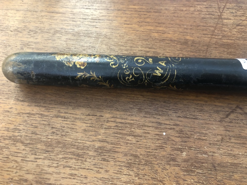 A Victorian turned wood truncheon painted with lion passant guardant over crown over "VR" over "I" - Image 6 of 7