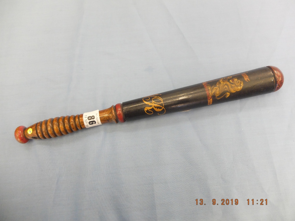 A Victorian turned wood truncheon painted with a rampant lion supporting word "Don" over "VR" on a - Image 7 of 7
