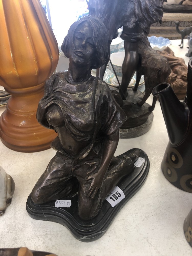 A bronze sculpture of a kneeling lady - Image 5 of 9