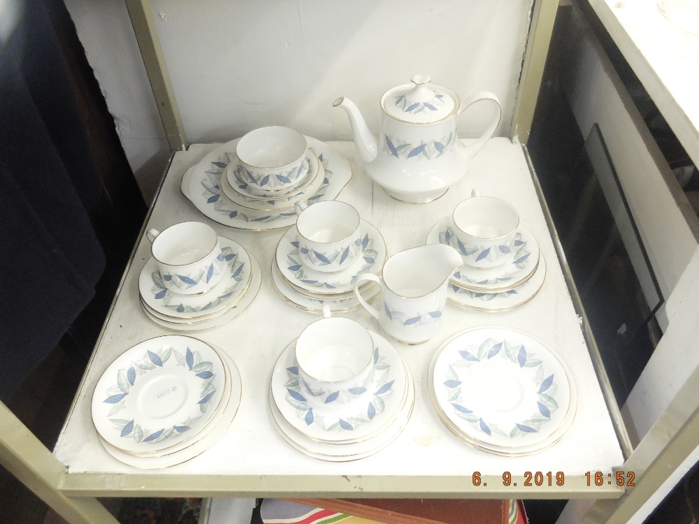 A Ridgeway Caprice part dinner service plus a Royal Standard "Trend" part dinner service - Image 2 of 3