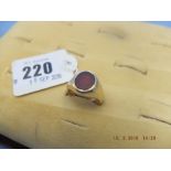 An 18ct yellow gold gentleman's carnelian ring weight 11 grams (approx)