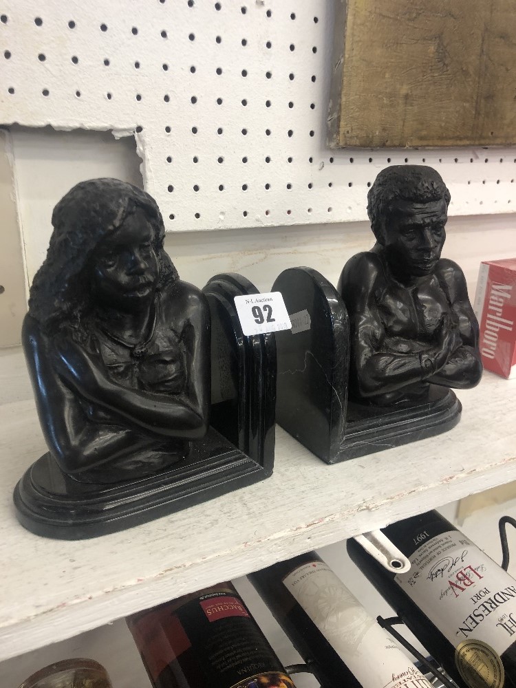 A pair of bronze figural bookends - Image 12 of 13