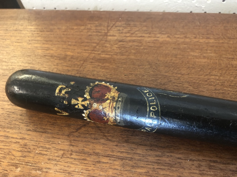 A Victorian turned wood truncheon painted with lion passant guardant "Shield of Rampant Lion" on - Image 2 of 7