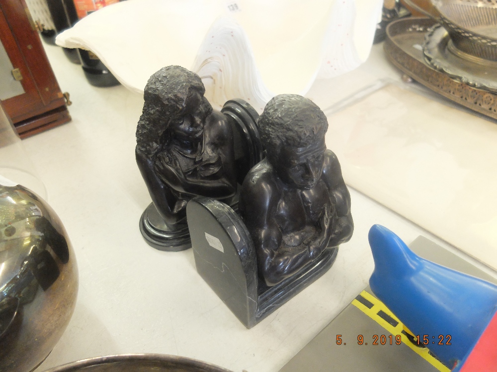 A pair of bronze figural bookends - Image 2 of 13