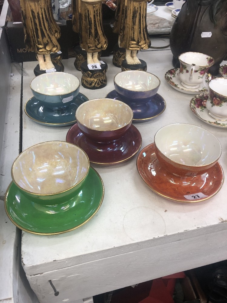 A set of five Carlton Ware grapefruit bowls