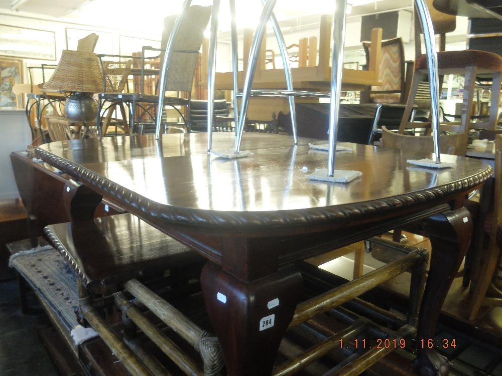 A mahogany extending dining, - Image 3 of 3