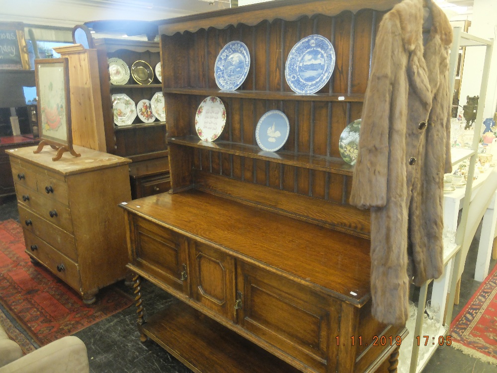 An oak dresser - Image 3 of 3