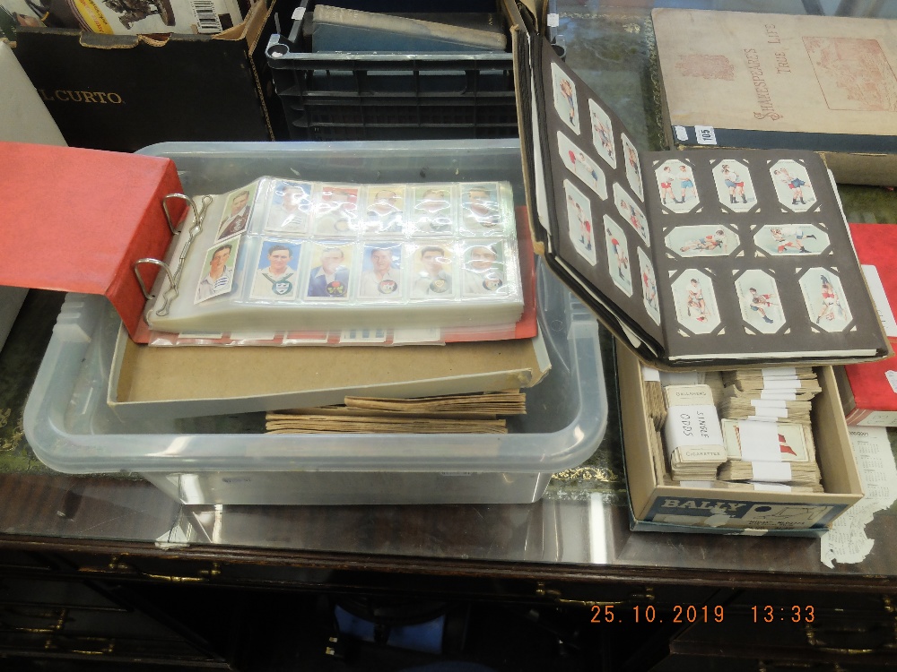 A quantity of cigarette cards