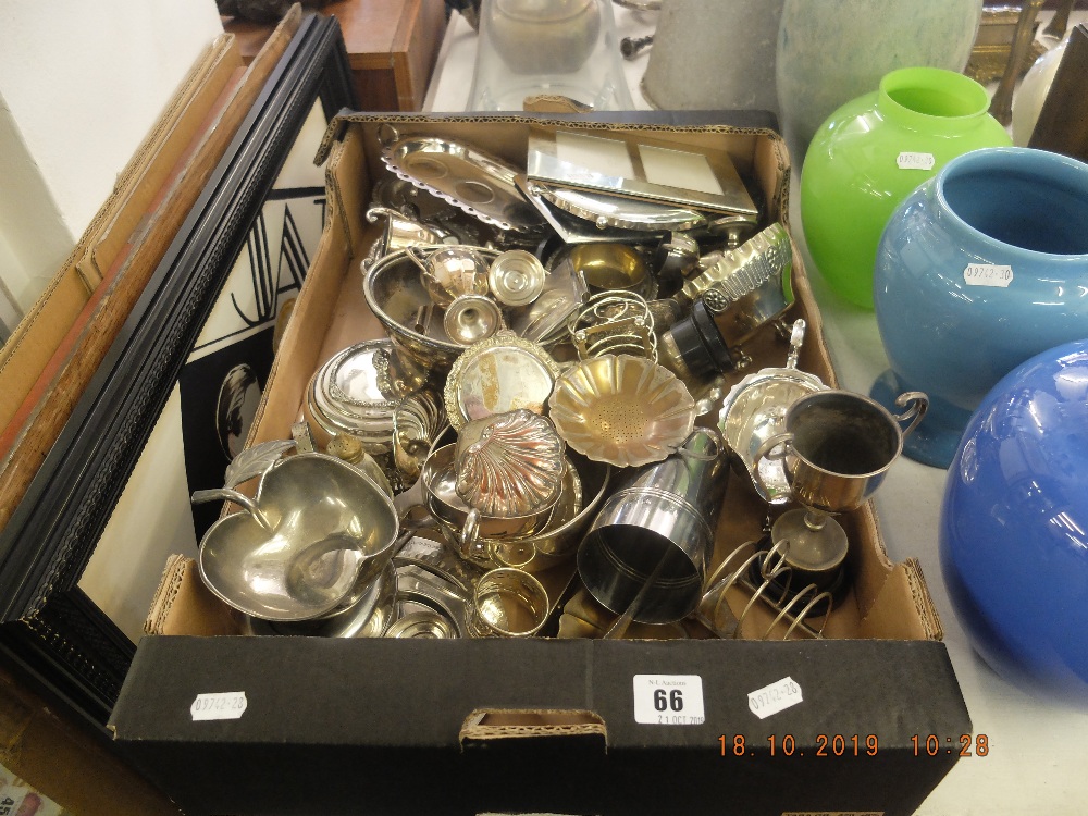 A quantity of plated ware