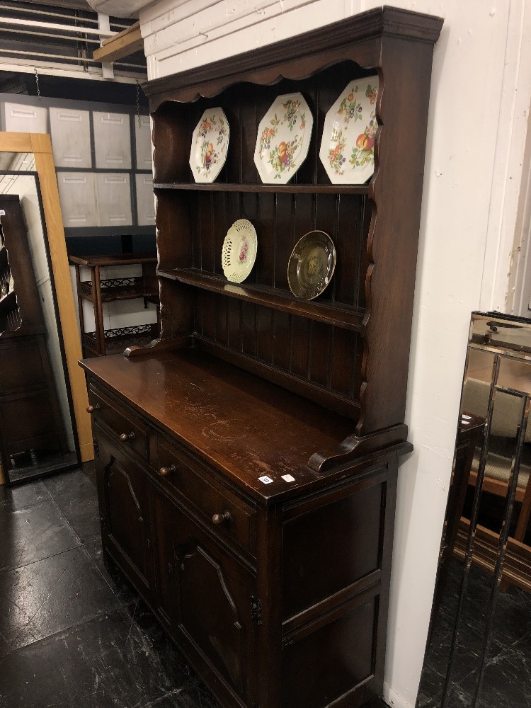 An oak dresser - Image 2 of 5