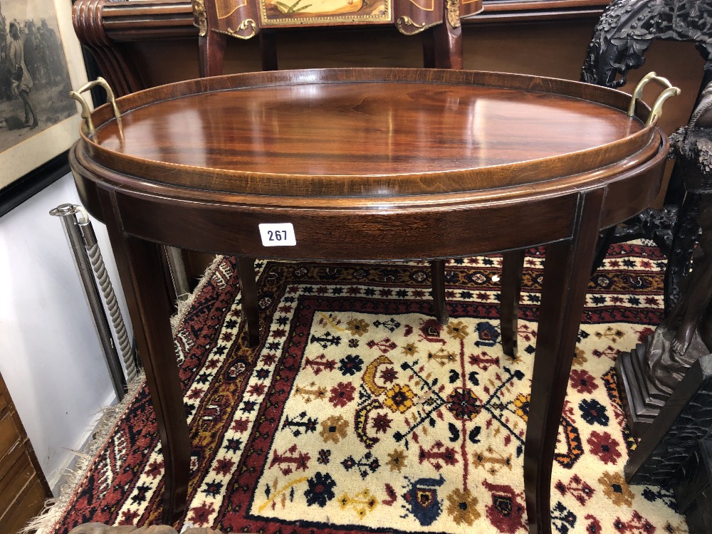 An Edwardian mahogany butlers tray table