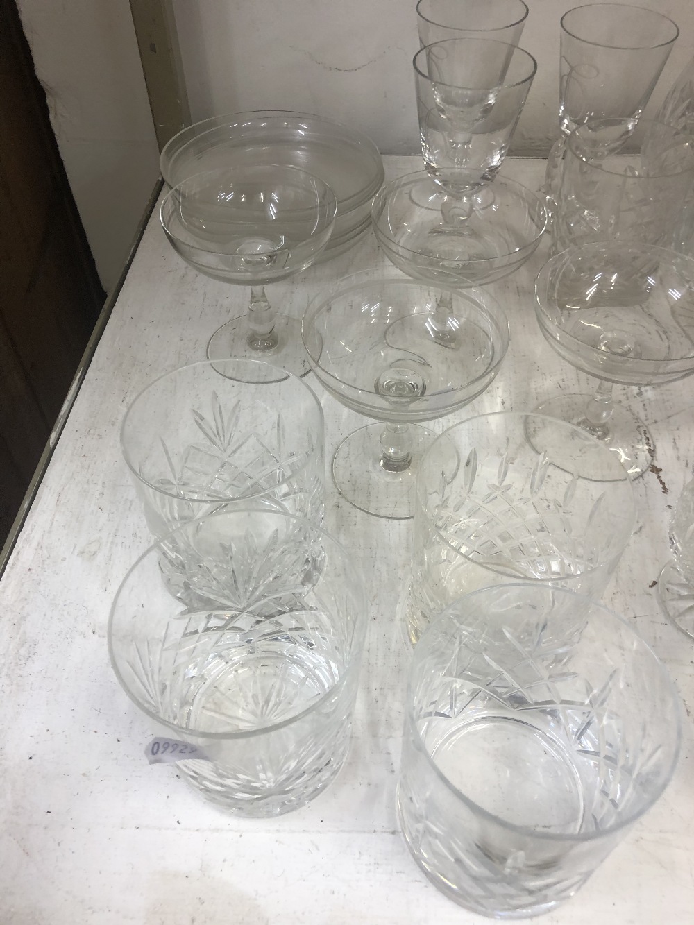 A collection of assorted cut glassware - Image 8 of 10