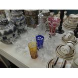 A quantity of assorted glassware