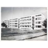 Bauhaus - - Architektur der Moderne in 21 Original-Photographien. Silbergelatine. Neuabzüge um