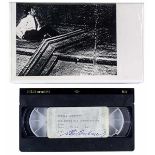 Odenbach, Marcel. Ich mache die Schmerzprobe - 1984. Videokassette mit original-photographischer