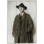 Sander, August. Der Maler Otto Dix. Original-Photographie. Silbergelatine. Neuabzug. 1928/1987.