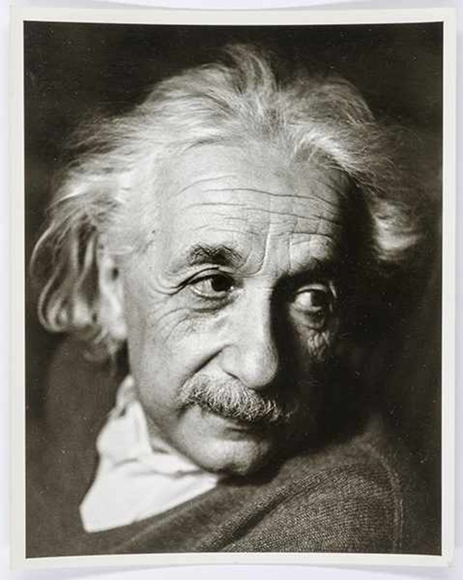 Haas, Robert. Albert Einstein. Princeton. Original-Photographie. Vintage. Bromsilbergelatineabzug. - Bild 3 aus 3