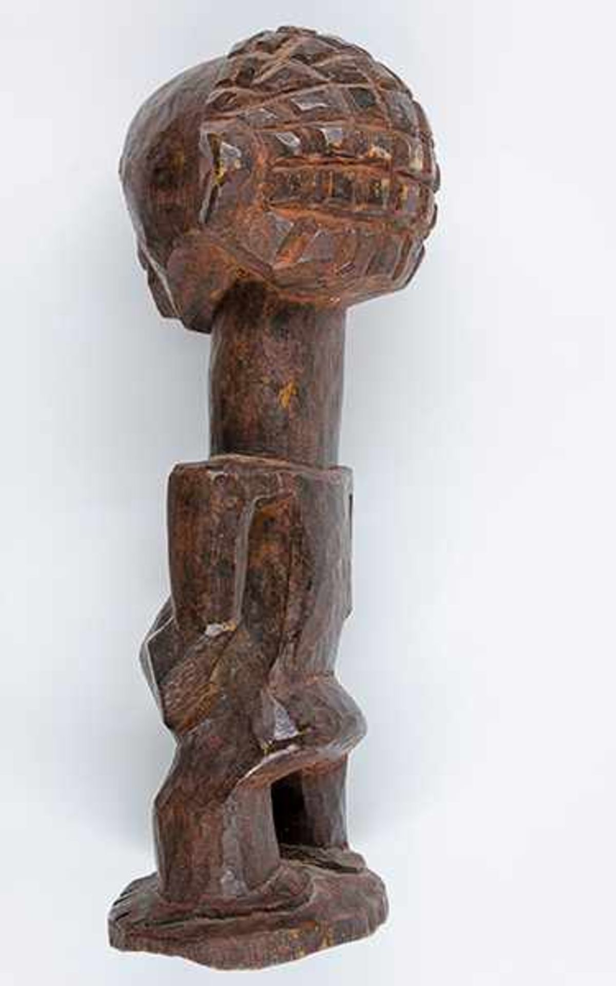 Afrikana - - Männliche Figur. Luba. Holz. Größe: 34 x 11 x 12 cm.Mit leichten Gebrauchsspuren. - - Bild 5 aus 5