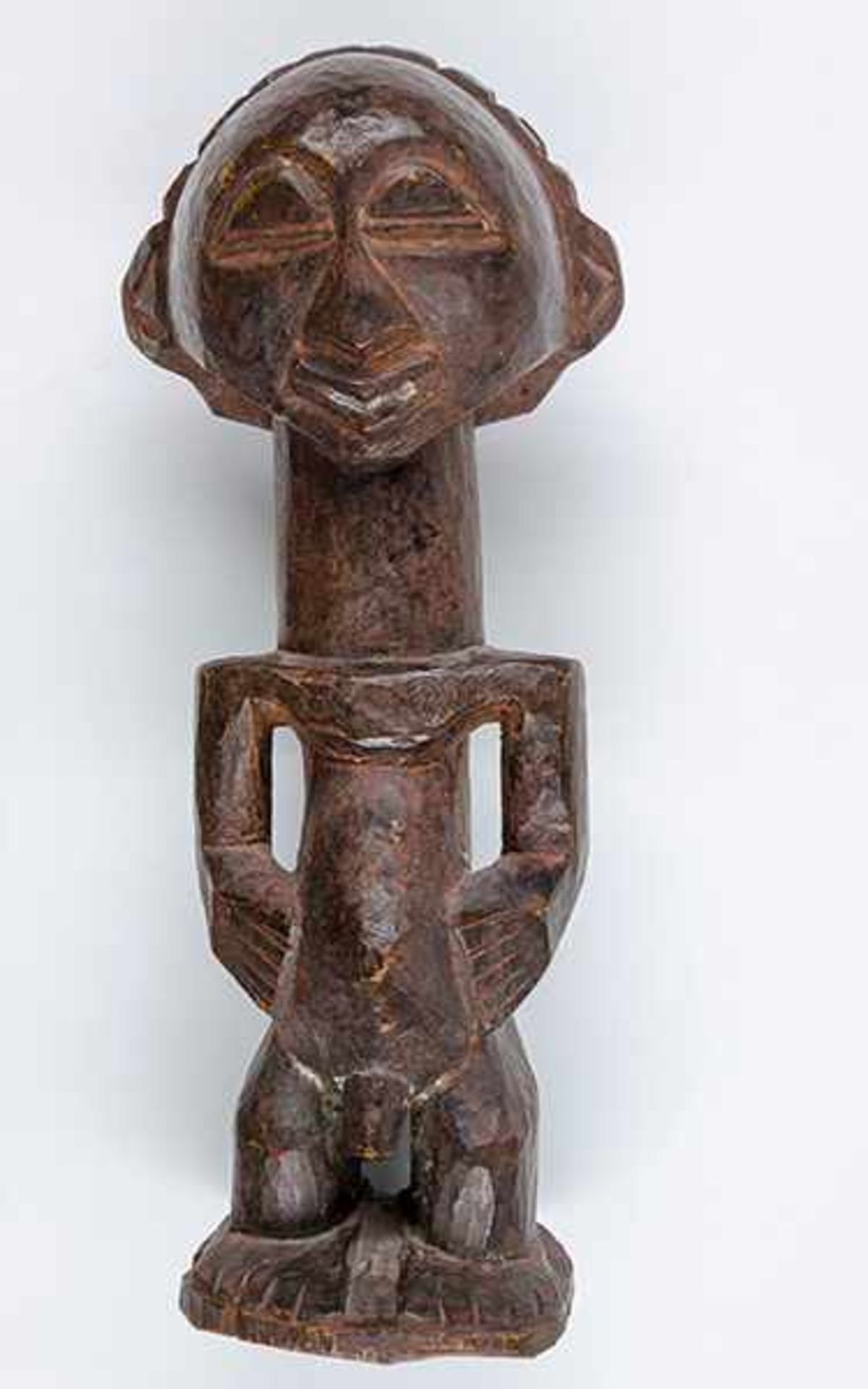 Afrikana - - Männliche Figur. Luba. Holz. Größe: 34 x 11 x 12 cm.Mit leichten Gebrauchsspuren. - - Bild 2 aus 5