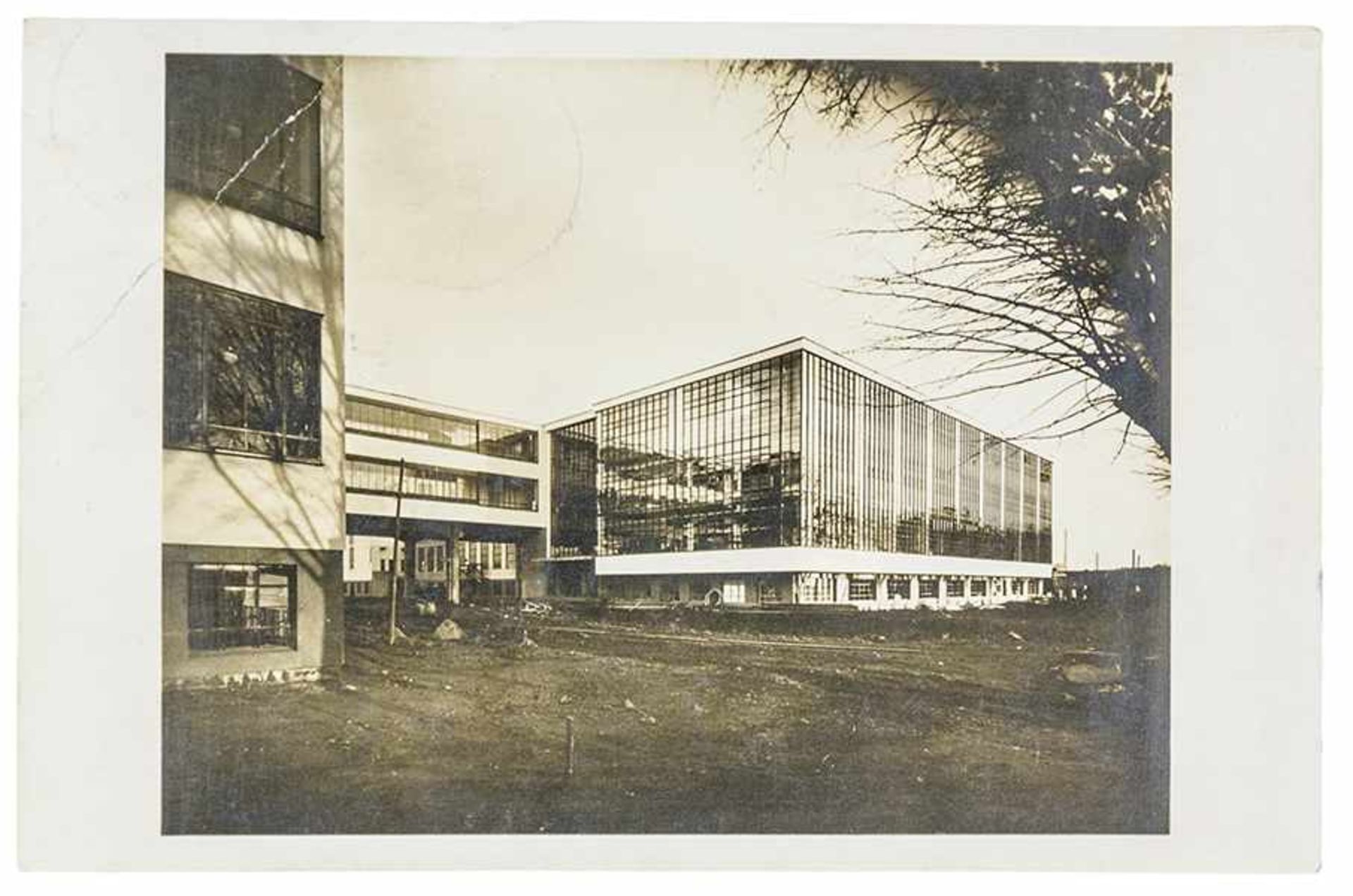 Bauhaus - - Moholy, Lucia. Bauhausneubau Dessau. Werkstättenbau 1925-26. Original-Photographie.