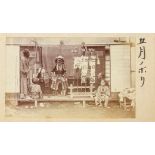 Japan - - Album mit 206 Original-Photographien. Vintages. Albuminabzüge. Montiert. Japan, um 1870.