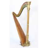 HARPE DE ERARD V. 1840 En bois doré et érable moucheté, signé de ERARD facteur de [...]