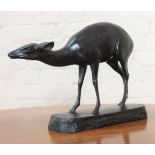 BRONZE "GUIB" DE PAUL SIMON (1892-1979) Bronze à patine brune représentant un guib, [...]