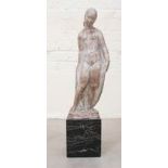 TERRE CUITE "FEMME AU BAIN" DE REMO ROSSI (1909-1982) Terre cuite représentant une [...]