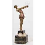 BRONZE 1925 "JEUNE FEMME A LA BULLE DE VERRE" DE ARMAND GODARD (XIX-XXè) En bronze [...]