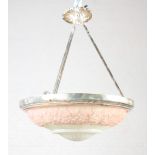 SUSPENSION EN VERRE MOULE1925 "KULLA" De forme circulaire à armature en métal et [...]