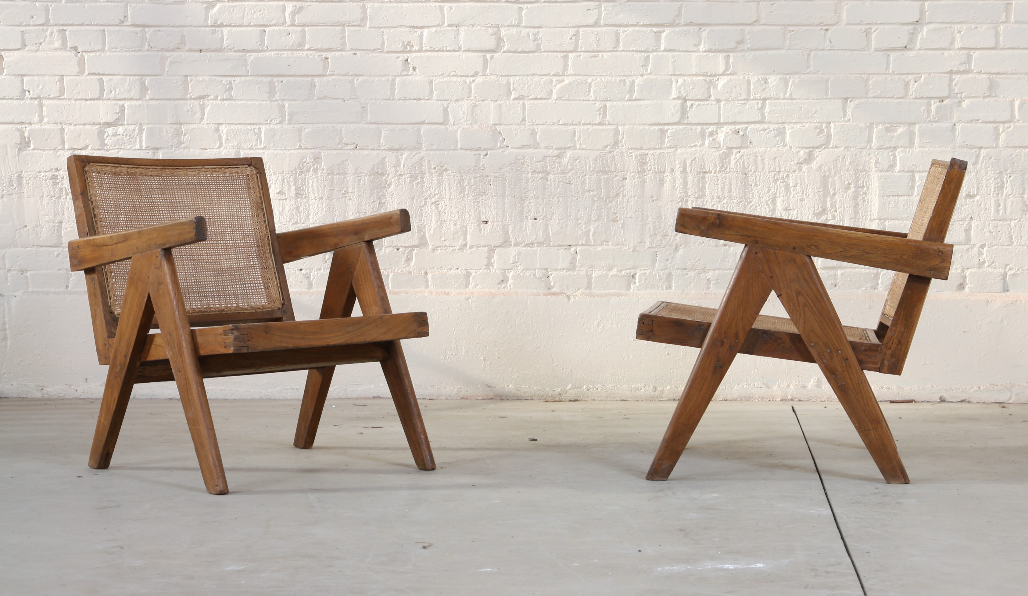 PIERRE JEANNERET (1896-1967) Ensemble de deux "Easy Armchairs" de Pierre Jeanneret [...]