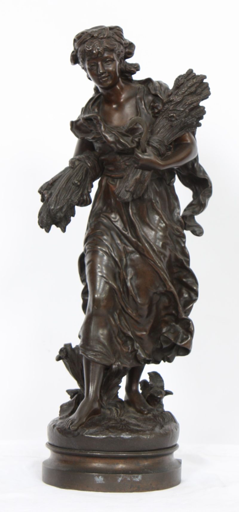 BRONZE "LA JEUNE GLANEUSE" DE HIPPOLYTE MOREAU (1832-1927) En bronze patiné, signé [...]