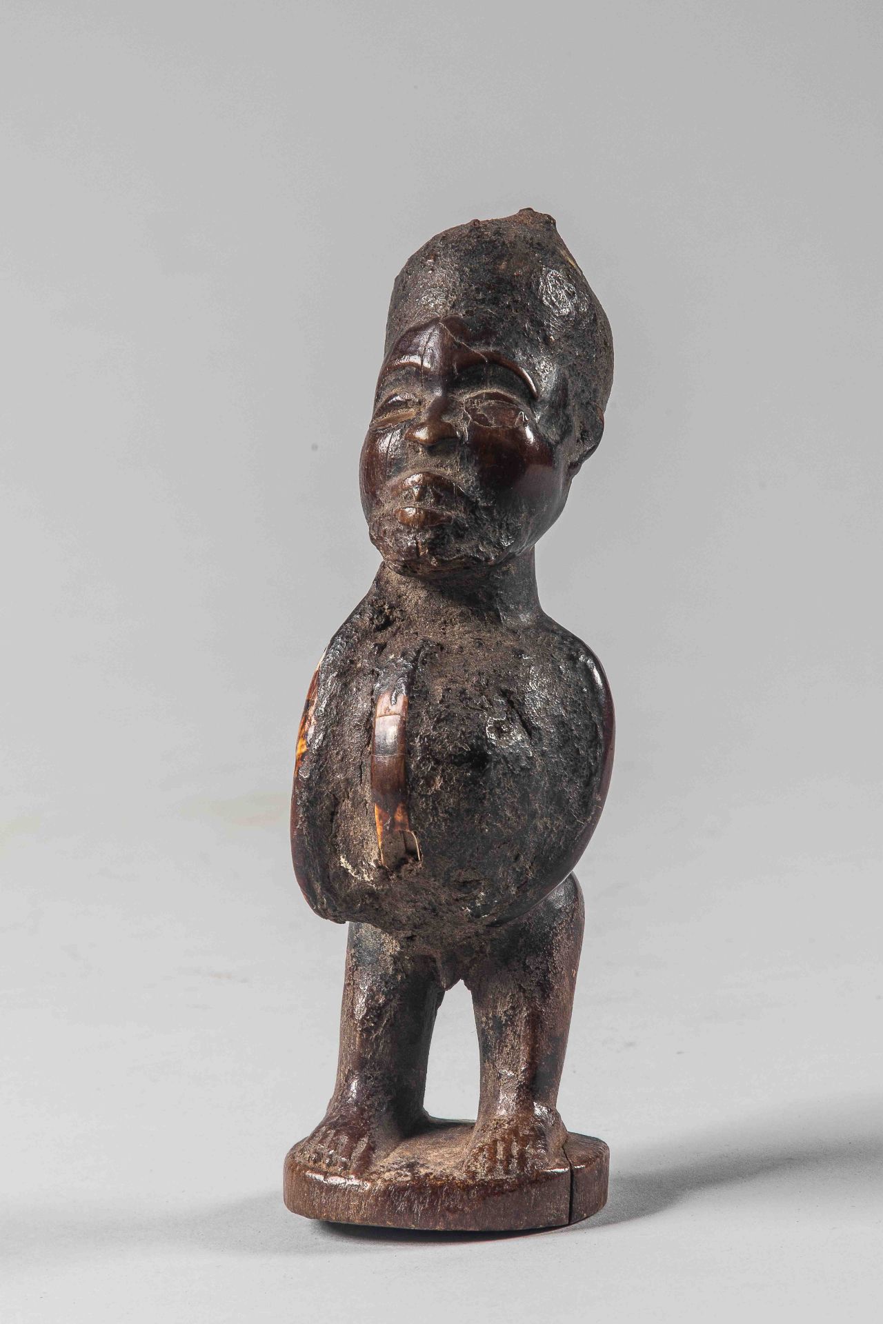 Petit fétiche- Bois YOMBE - ex Congo belge avant 1960 H : 16 cm -