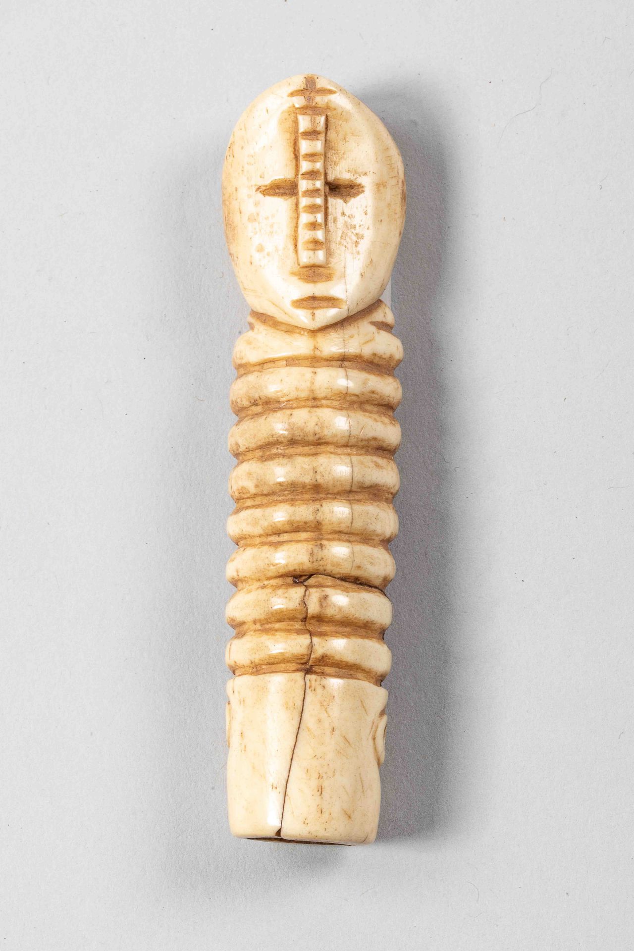 Sifflet en ivoire NGBAKA - ex Congo belge avant 1940 L : 11 cm -