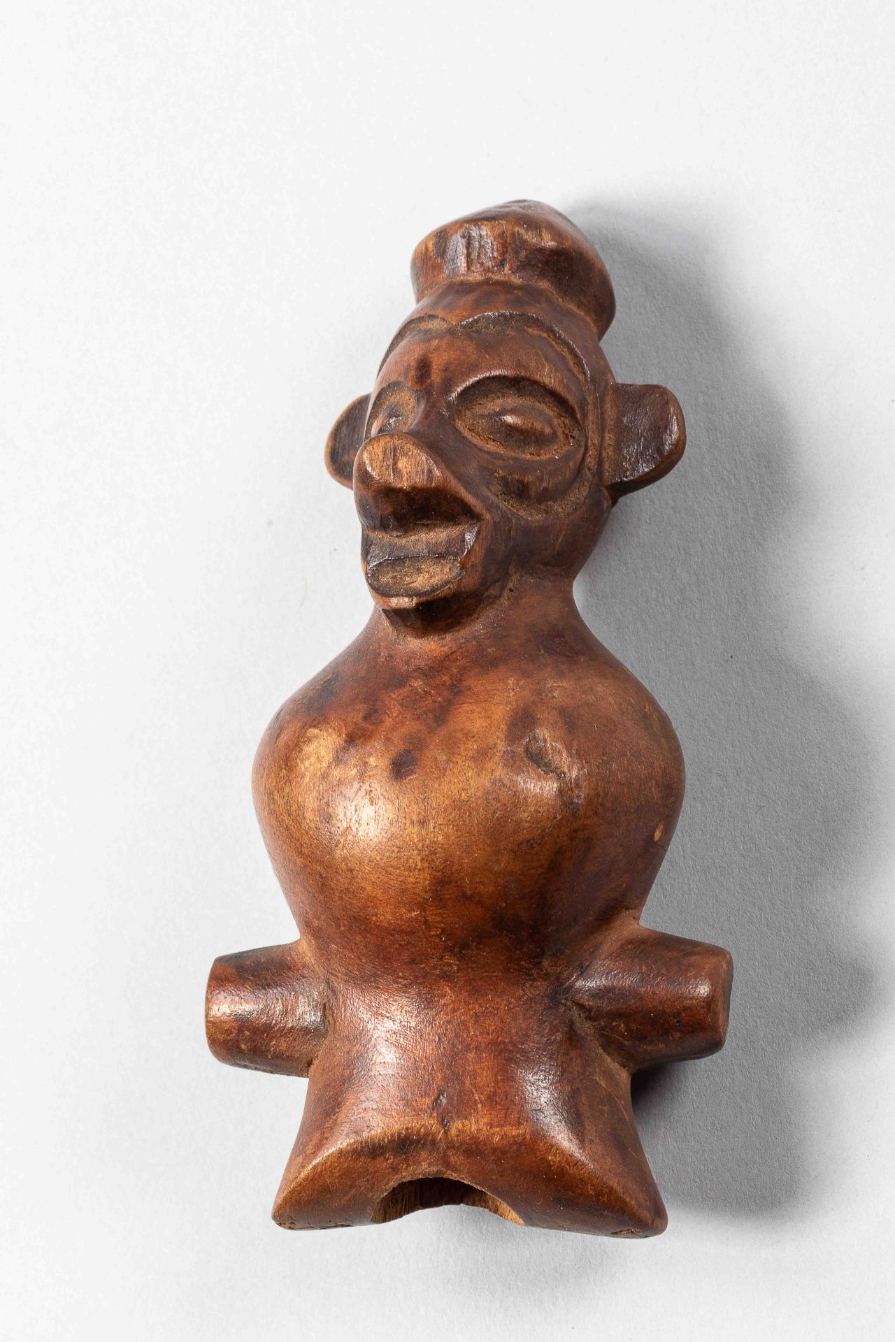 Sifflet. Bois YAKA - ex Congo belge avant 1960 H : 9 cm -