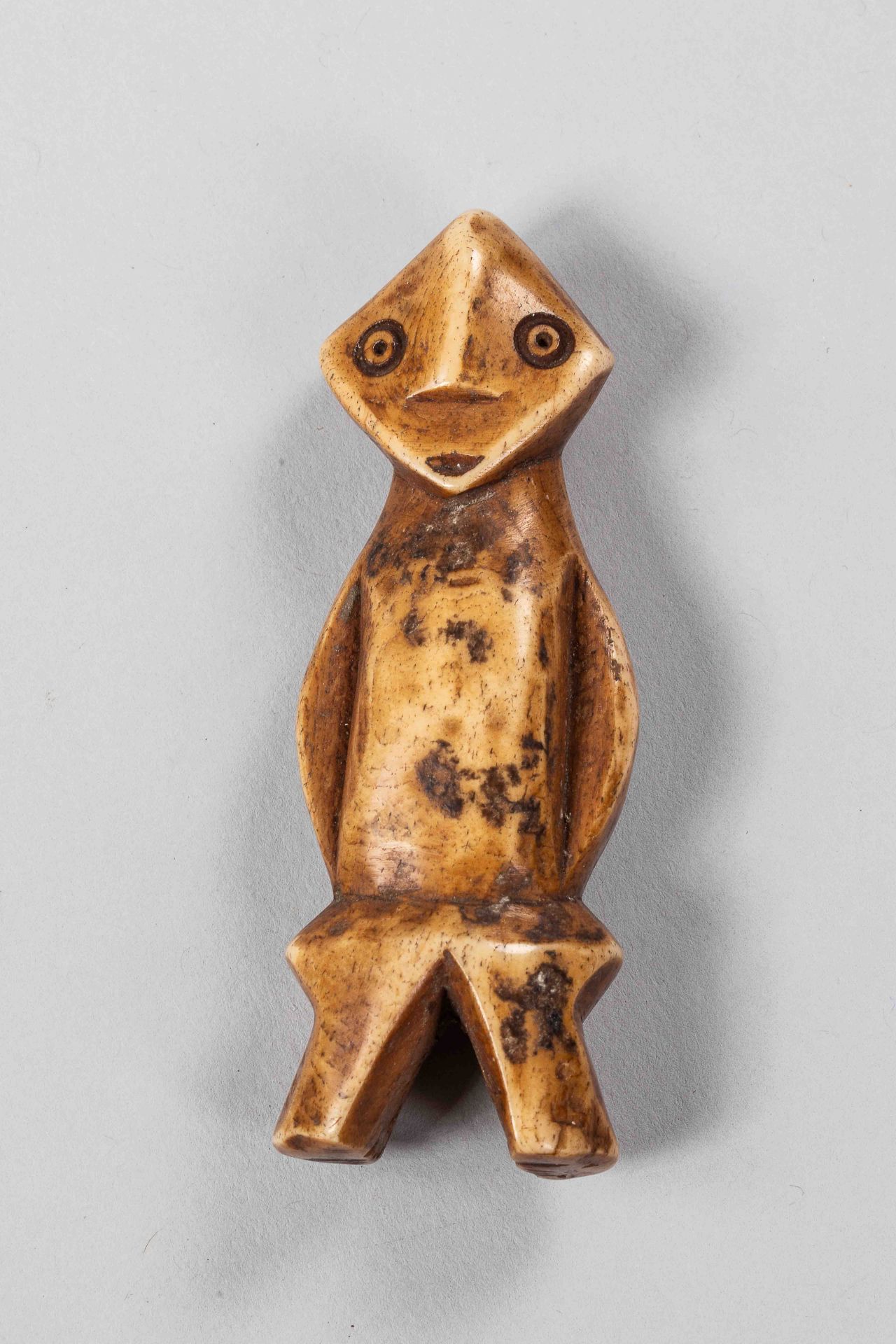 Figurine. Ivoire. METOKO - ex Congo belge avant 1940 H : 7 cm -