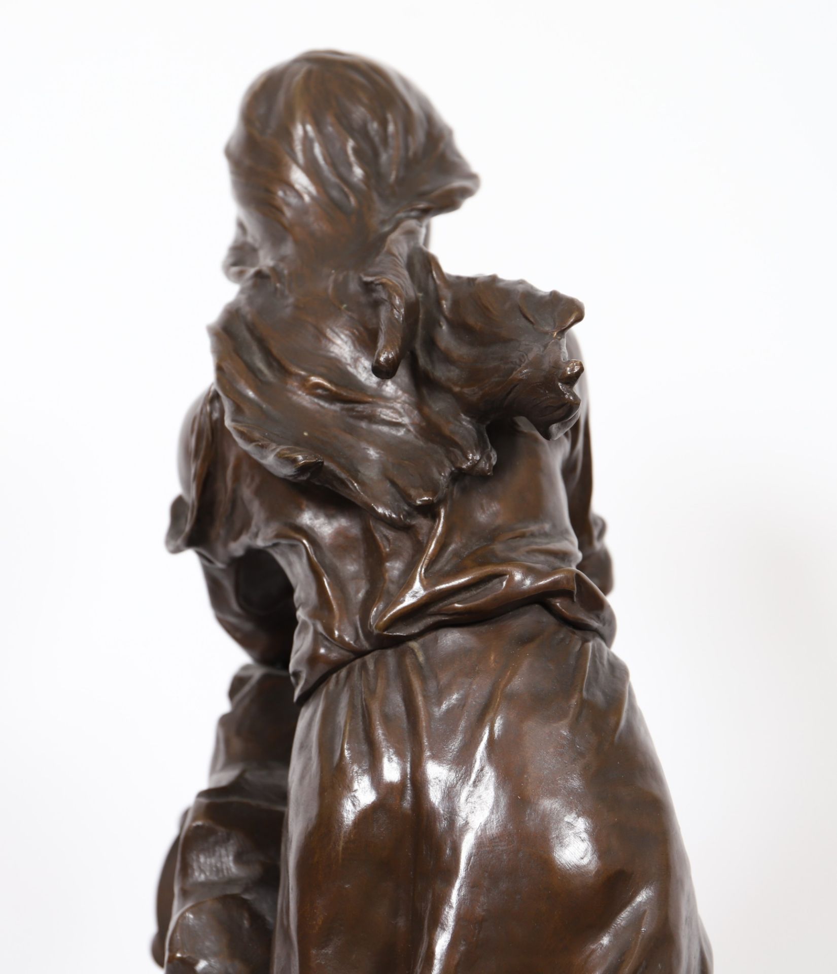 BRONZE "JEUNE FEMME AU TAMBOURIN" DE EUGENE MARIOTON (1854-1933) En bronze patiné, [...] - Bild 4 aus 6