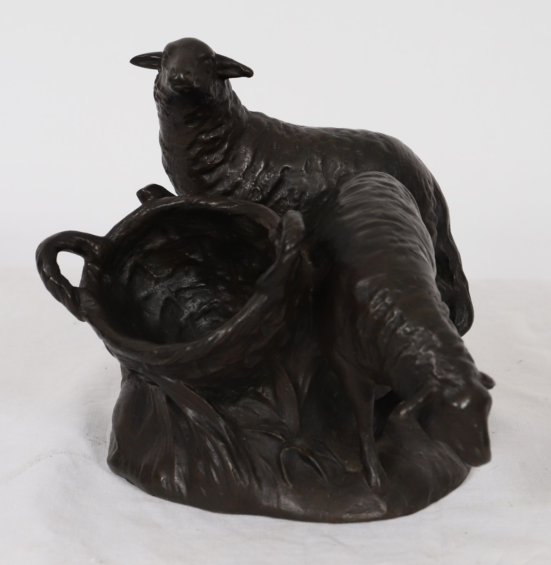 GROUPE EN BRONZE "MOUTONS AU PANIER" DE RAPHAEL NANNINI XIXè-XXè En bronze patiné, [...]