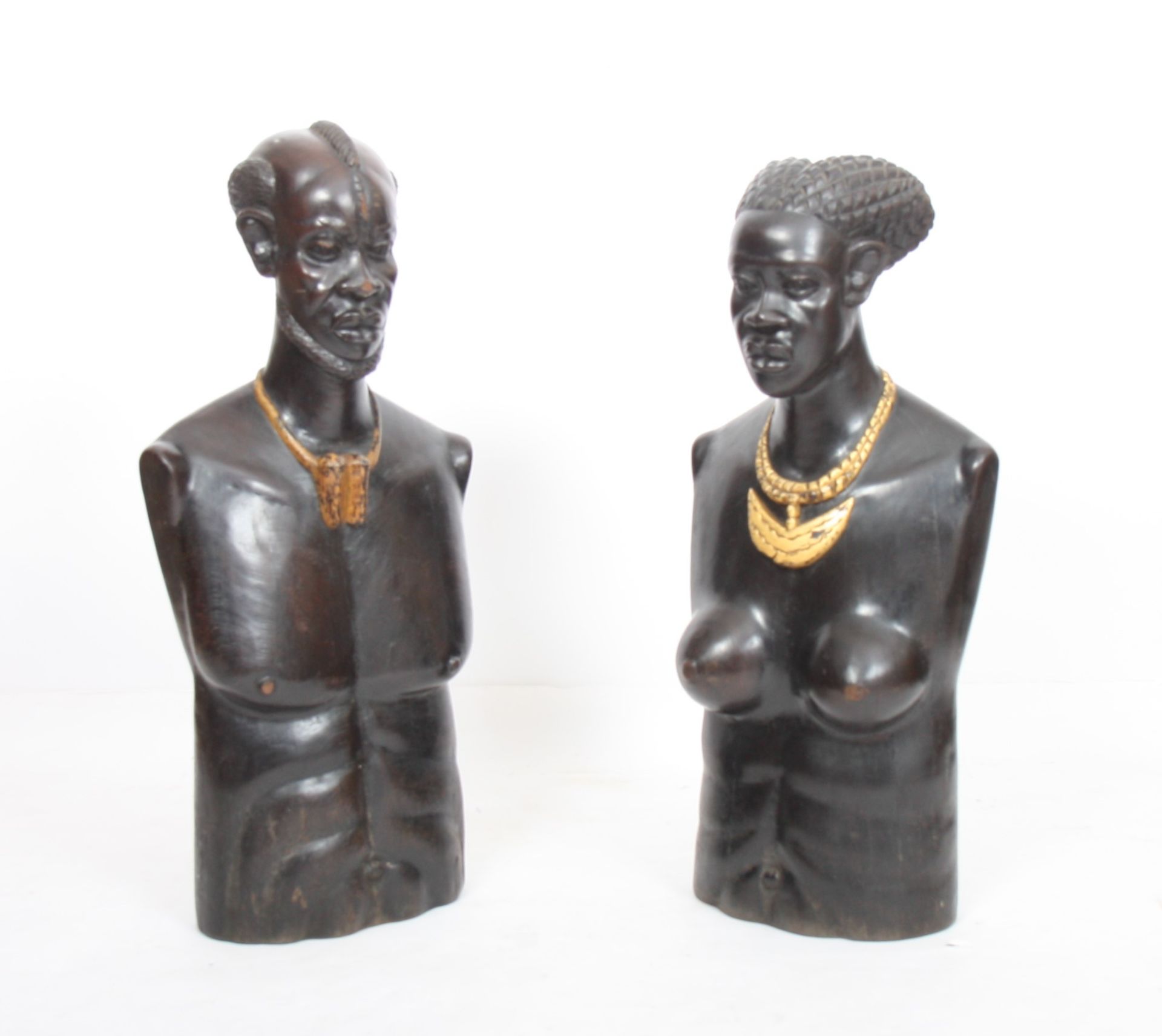 IMPORTANTE PAIRE DE "BUSTES D'UN COUPLE AFRICAIN" ART DECO En ébène sculpté [...] - Bild 4 aus 5