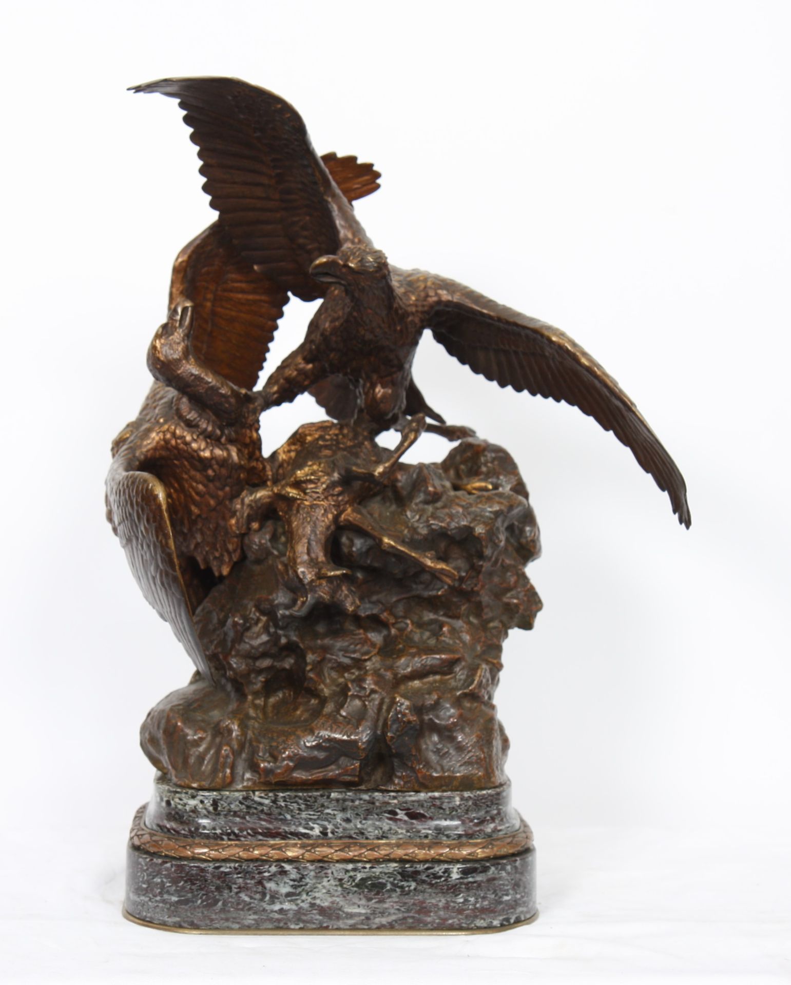 GROUPE EN BRONZE "AIGLE ET VAUTOUR AU CHAMOIS" DE CHRISTOPHE FRATIN (1801-1864) En [...]