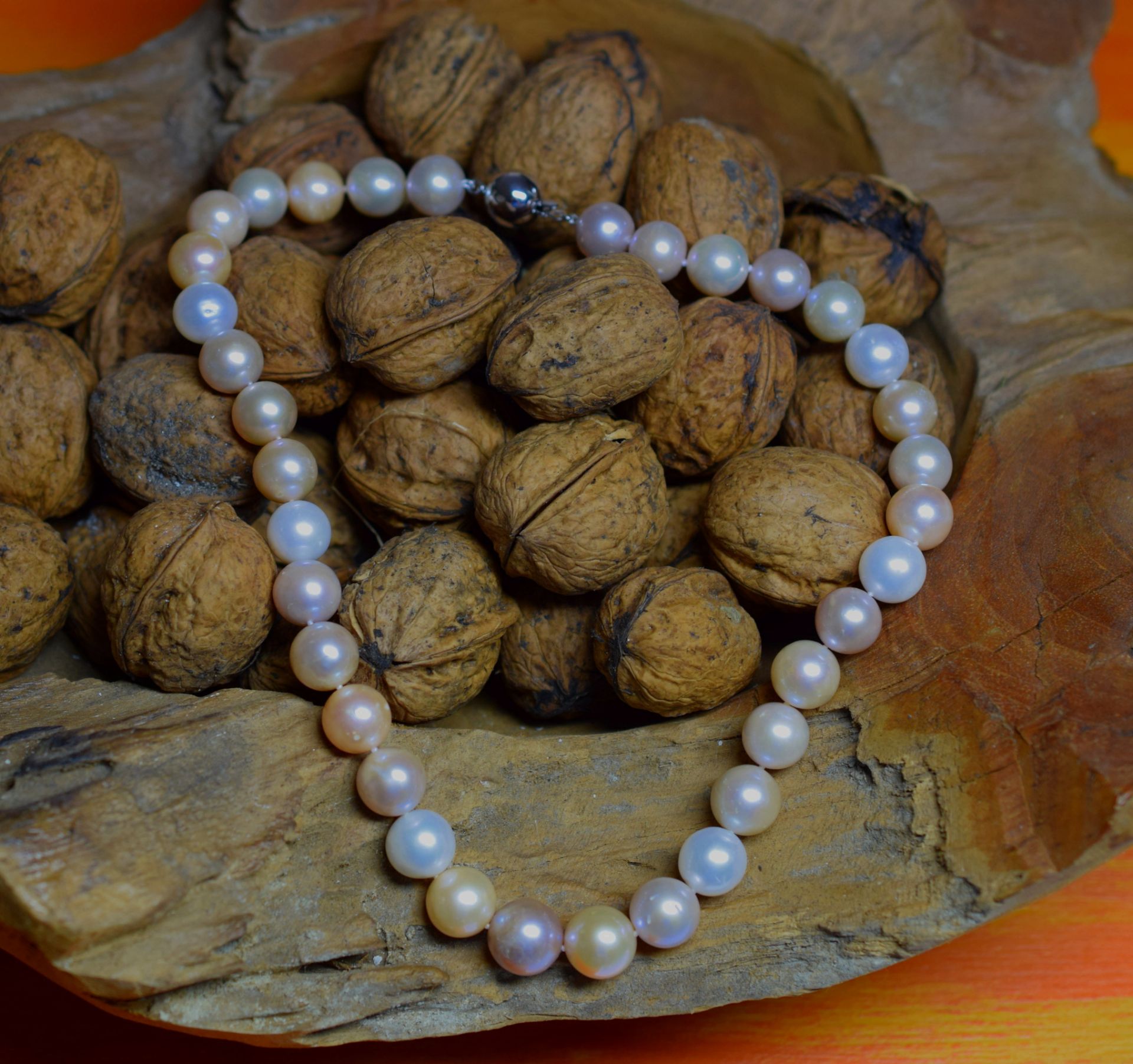 Important collier perles de culture naturelles diamètre 9,5 - 10 mm aux couleurs [...]
