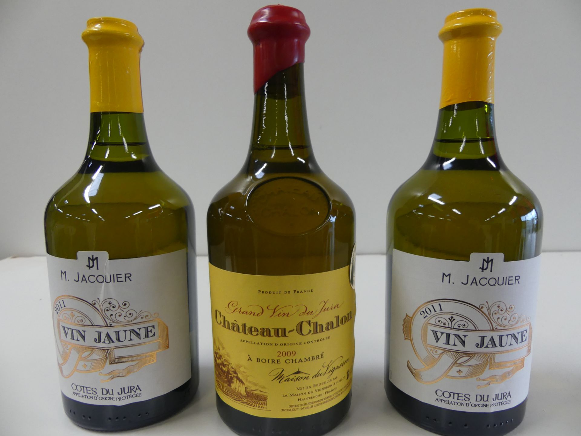 1 lot de 3 bouteilles : 1 Château Chalon Vin Jaune du Jura La Maison du Vigneron [...]