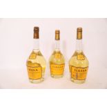 LOT DE 3 FLACONS D'"IZARRA" JAUNE VIEILLE LIQUEUR DU PAYS BASQUE 70 cl 40% -