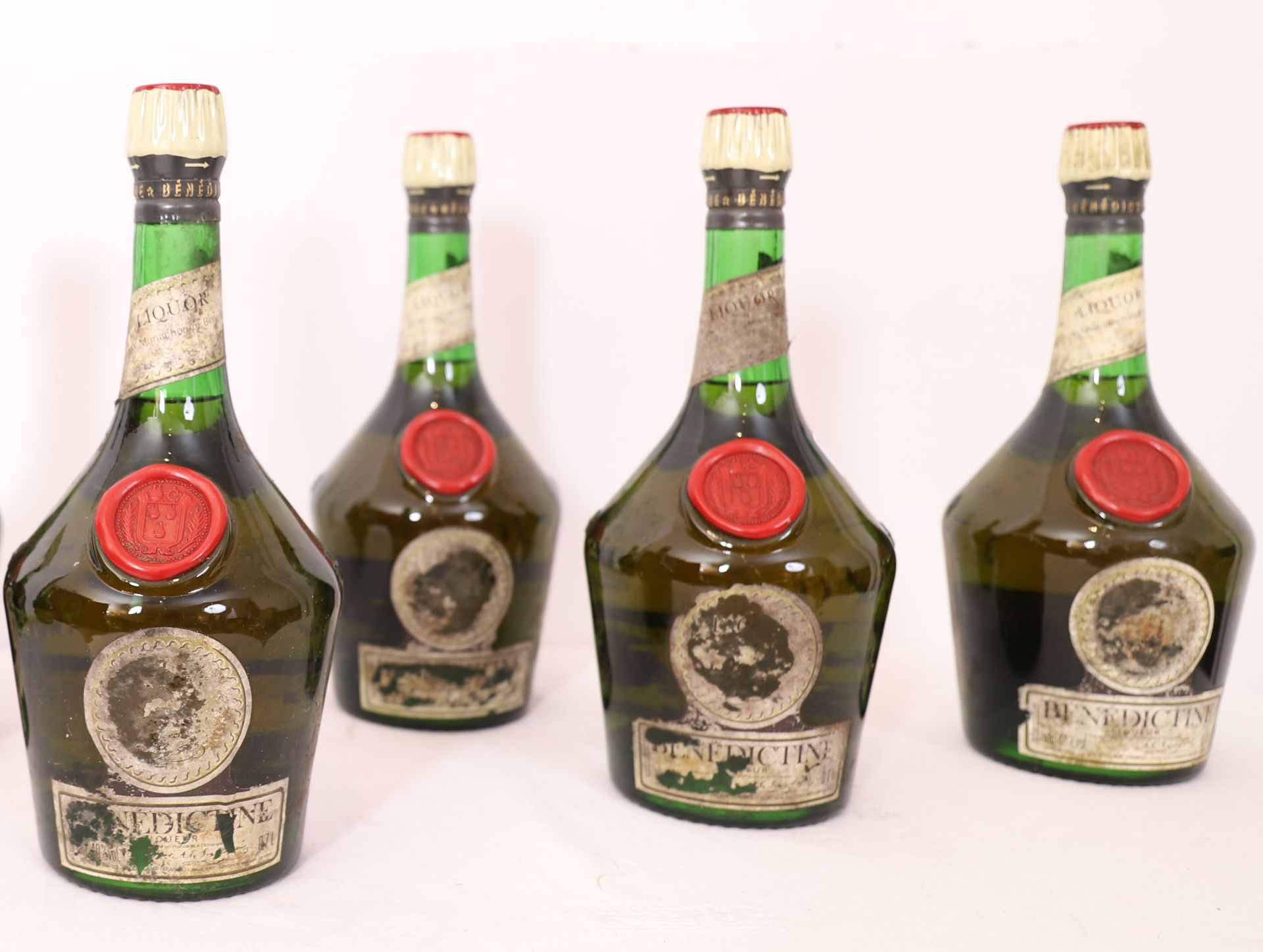 LOT DE 4 FLACONS DE "BENEDICTINE" 0,7 L 40% -