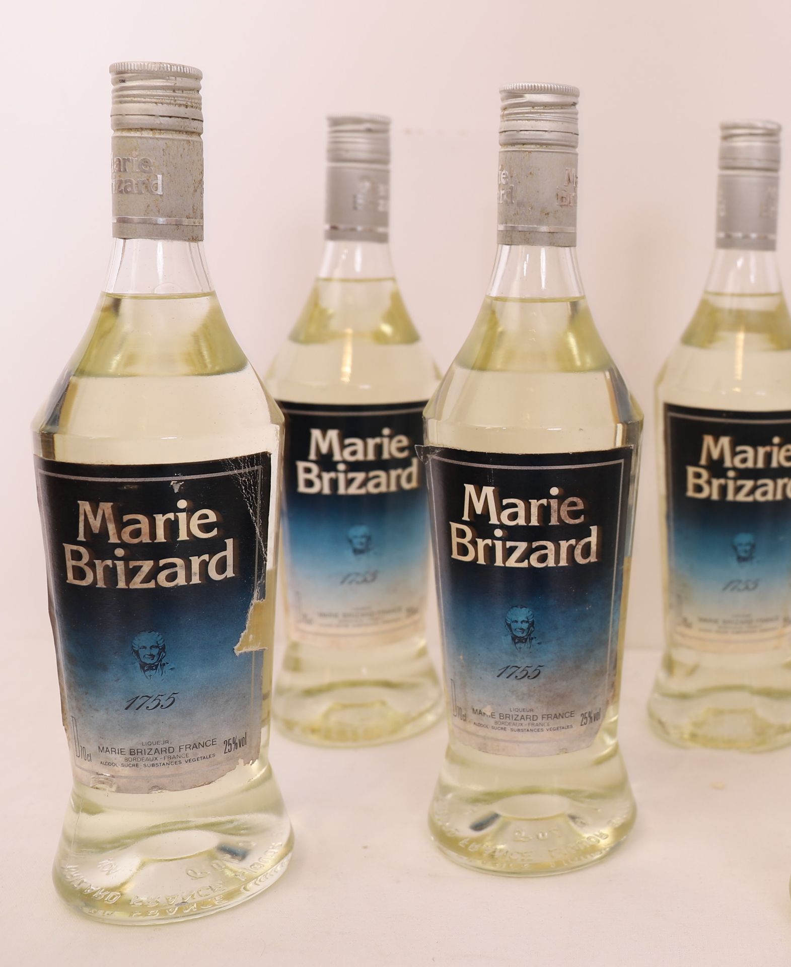 LOT DE 4 BTES DE "MARIE BRIZARD" 70 cl 25% -